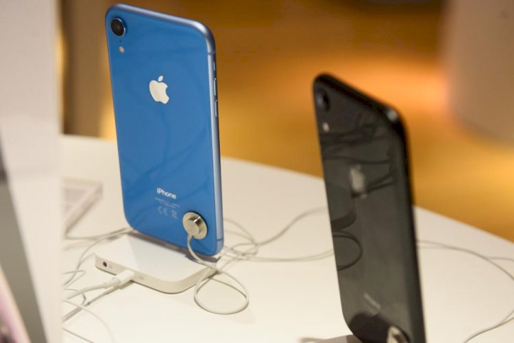 Hackers Steals Hundreds Of Millions Of iPhones Data Which Apple Can't Stop.